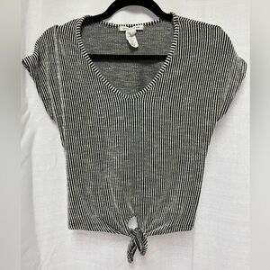 Tie Front Cropped Short Sleeve